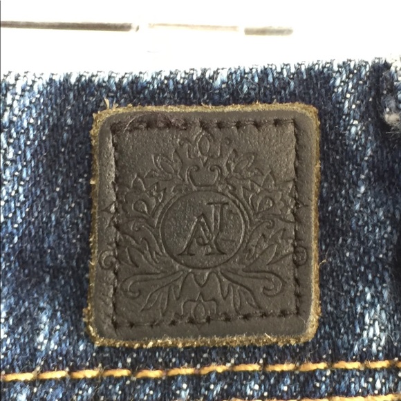 Straight Leg Jeans - Picture 3 of 6